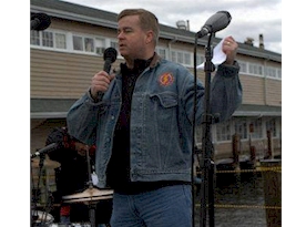 Rich Fisher at the Eastport-Annapolis Tug for WRNR-FM in 2013